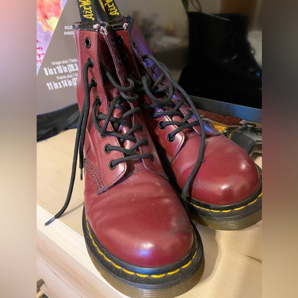 USED (Women Size 7) Dr. Martens 1460 Leather Lace Up Cherry Red/Burgundy